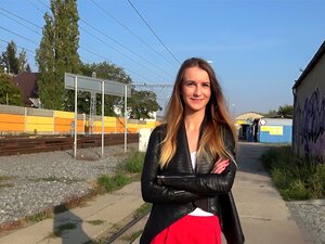 Јавна агенткиња, она је без гаћица и добија тврдо јебање
