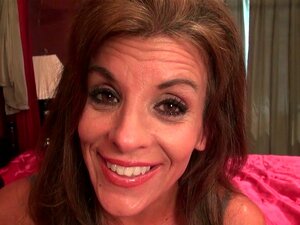 American Milfs Katrina And Lexxi Fuck A Dildo