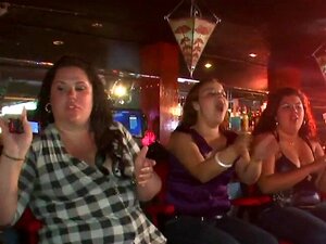 Amateur Party MILFS Melken Stripper Hanen. Echt Amateur Party MILFS Milking Stripper Cocks Op Camera