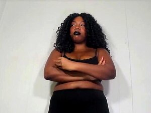 Ebony Gigantka Kurczy Się, By Wielbić Swój Duży Tyłek W Legginsach - Lady Latte