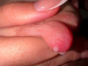 Geile Babe Melkt Zichzelf Voor Genot