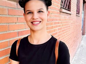 Brazilka Sa Savršenim Magarca Guta Spermu Torbe U Javnosti!