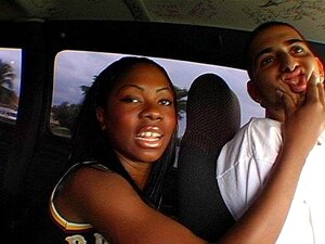 Alize, Alize? Åh Ja, Trailerpark-bruden. Den Där Tjejen Var Så Jävla Hood! På Ett Bra Sätt, Inte På Ett Sätt Som Hon Kommer Att Råna Dig Med Sin Typ Av Sätt. Bortsett Från Att Hon Hade Stora Tuttar Hade Hon Stor Röv Också. Vi Var Alla Mer Intresserade Av 