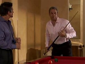 Zavodljiva Plavuša Zadovoljava Kao Nijedna Druga U Izuzetnom Pušenju. Pripremite Se Za Nezaboravan šou S Vrhunskim Pornić Zvezdama!