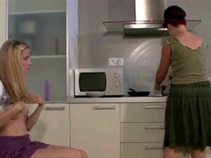 She Toying Her Old Pussy On The Kitchen. She Toying Her Old Pussy On The Kitchen