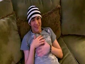 Gejowska Orgia Williama Właśnie Ogląda Telewizję, Gdy Trace Wchodzi I Mówi