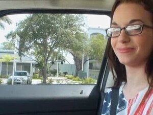 Idealne Cycki Tali Talivy I Ogolona Mała Cipka Dostały Kutasa Tali Talivy, Która Została Zdradzona Przez Swojego Chłopaka, Znalazły Faceta, Który Mógł Zabrać Jej Smutek, Który Zaoferował Jej Podwózkę, Wyruchał Ją W Swoim Samochodzie Po Tym, Jak Pokazała M