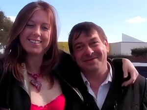 2 Aficionados Franceses Exhibidos En La Ruta Del Vino En A. 2 Amateur Francés Exhibido En La Carretera Del Vino En Alsacia