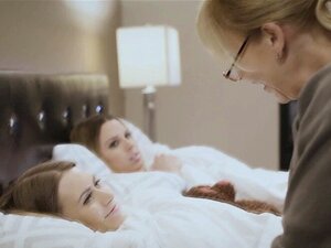 Jill En Aubrey Plannen Opa. Jill En Aubrey Plannen Opa Om Zijn Normale Routine Te Stoppen