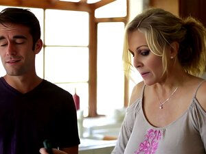 Орално задовољена милф разваљена од стране свог пасторка