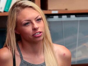 Découvrez Le Plaisir Absolu Avec La Superbe Zoey Dark, Qui Se Fait Dominer Par Un Homme Bien Monté Lors D'une Rencontre Torride Au Bureau. Écoutez-la Gémir D'extase Alors Qu'elle Se Livre à Ses Puissantes Pénétrations Profondes. Préparez-vous à Une Expéri