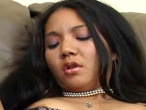 Sexy Asian Naked Foot Fetish Action