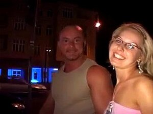 Amateurkoppel Heeft Seks Op Straat