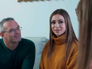 Udomiteljska Pokćerka Uči Da Ne čuva Tajne