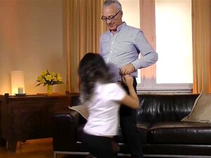 Euroklassig Brud Retar Gammal Man Och Blir Sedan Påsatt