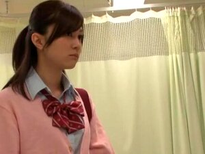 Het Jente Fra Japan Utfører Fin Titjob Til Kjæresten