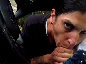 Stemoren Jeg Vil Knulle. Alternativ Rocker Gir Veiknull Offentlig Og Viser Sæden!