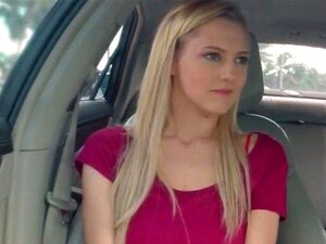 Tieten Flitsende Blonde Is Klaar Voor Een Smerige Seksrit. Opwindende Schattige Blonde Die Haar Tieten Laat Zien En Geneukt Wordt In POV