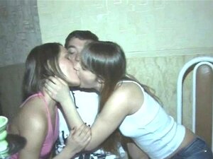 Finale Incredibile Di Una Scopata Bollente. La Scopata Selvaggia E Calda Finisce Per Una Ragazza Sexy Con Orgasmi Bollenti