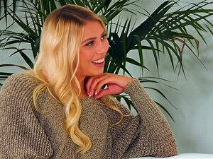 NURU MASSAGE - Zwei Sexy Stiefschwestern Jane Wilde Und Chanel Grey Machen Einen Dampfenden Dreier Mit Janes FREUND
