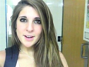 Mamada Casi Atrapada En La Biblioteca