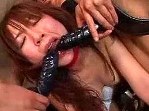 Japanese Lesbians Strapon Fucking02