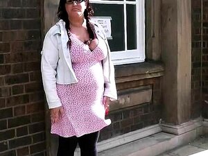 Сисата риба јебе се у јавном тоалету