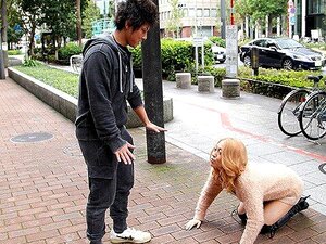 Humble Asian Fills Up Her Holes