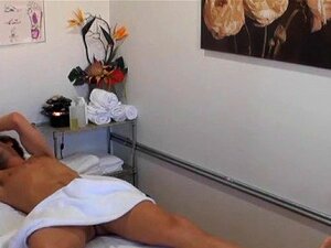 Babe Liebt Es, Sex Und Massage Zu Mischen. Heiße Braut Liebt Es, Sex Mit Massagesitzungen Zu Mischen