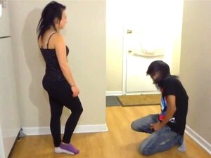 Ondeugend Jongen Gets Zijn Ballen Busted
