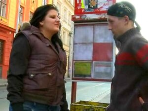 Mulheres Bonitas E Gordas Satisfazem Um Homem Fresco