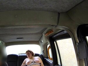 Chubby tattooed babe fucking taxi driver