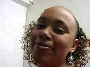 Sexy Ebony Deepthroats Gloryhole Pik 1