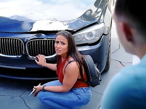 Заводљива маћеха ме јебе сваки пут кад може-МИЛФДОМ. Апетитна бринета је спремна да се упрља са својим посинком. Кучка са великим сисама јебе се стојећи чак и у кухињи. Развратна дама тресе се округлим Сисама током интензивног продора, сиса курац након св