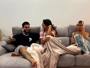 MIJN VRIEND GENEUKT MIJN BOYFRIEND IN VOORZIJDE VAN MIJ ZONDER MIJ REALIZING HET