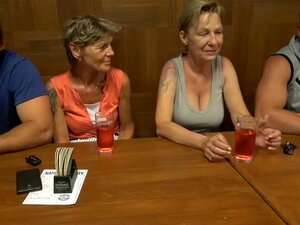 Prekrasna Baka Puši Svježi Kurac. Vitka Ivana Puna Je Iznenađenja. Ulazi U Honzine Kratke Hlače Bez Da I Pita I Pokazuje Mu Koliko Je Ludački Dobra S Ustima. Pogledajte - Zrele žene Poznate Su Po Svom Apetitu