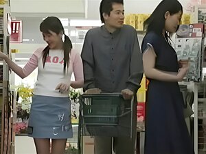 Καυλωμένη μητριά δεν μπορεί να αντισταθεί σε ένα Γαμήσι Στο σούπερ μάρκετ