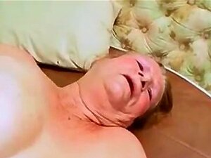 Abuela Gorda Y Peluda Follando