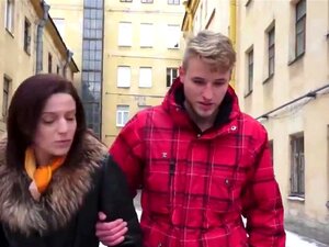 Zielone światło Na Pieprzenie Nastolatki. Spotkanie Pięknej ślicznej Laski I Uwiedzenie Jej Na Pierwszej Randce Nie Jest Takie Trudne Dla Tego Przystojnego Faceta, Panie Uwielbiają Jego Uroczy Uśmiech I świetne Ciało, A Ta Z Pewnością Uwielbia Jego Zręczn