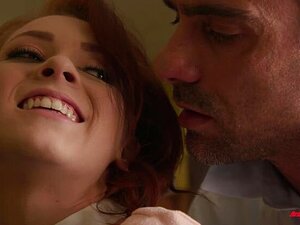 Athena Loves Haar Baan Positie