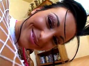 Simone Style Weitet Ihre Luziven Backen Für Einen A-Loch-Fick, Simone Style Weitet Ihren Luziven Backen FÜR Einen Arschfick. Geiler Sex