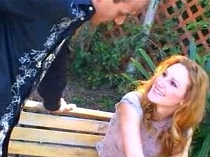 Vers Meisje Op Zoek Naar Sommige Engels Lul