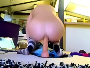 Holly Hanna Iso Dildo