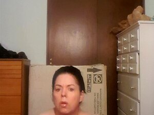 Prepare-se Para Ser Seduzido Por Esta Beleza De Botão! Veja-a Em Impressionante HD Enquanto Seduz E Acaricia Neste Vídeo Softcore Que O Deixará Querendo Mais.