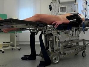 Femdom Pielęgniarka Checkup