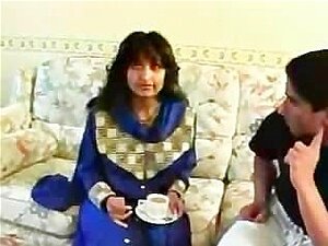 Indian MILF Gets Conned Into Stripping