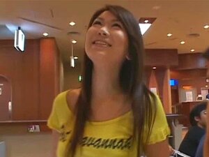 Azjatyckie Laski Robią Się Niegrzeczne Na Imprezie