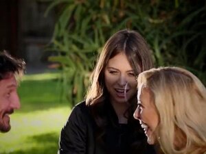 CherryPop Riley Reid Sluit Zich Aan Bij Koppels Sexy Picknick