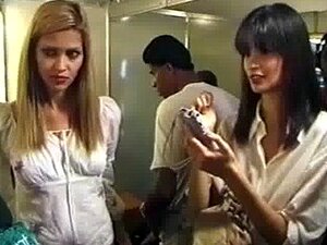 Καταπληκτική απόλαυση σε αρμονία με την Άνασταση, τη σαγηνευτική ομορφιά του 2013. Συναντήστε την σε ένα τολμηρό ατύχημα στην πασαρέλα που θα σας κάνει να πεθαίνετε για περισσότερα. Μην χάσετε αυτήν την εκθαμβωτική συνάντηση.