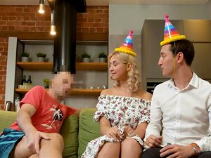 HUNT4K. Fantastisk Middag Slutar När Gästen Vill Ha Sex Med Tjejen